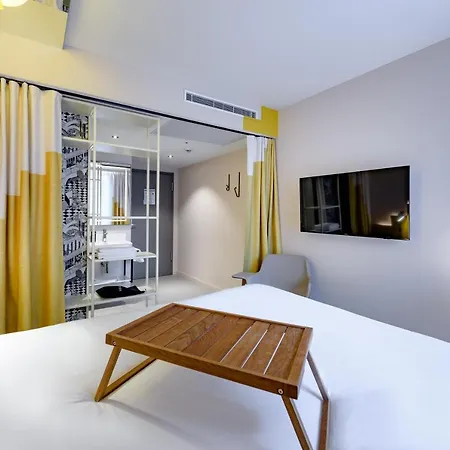 Ibis Styles Center 3*