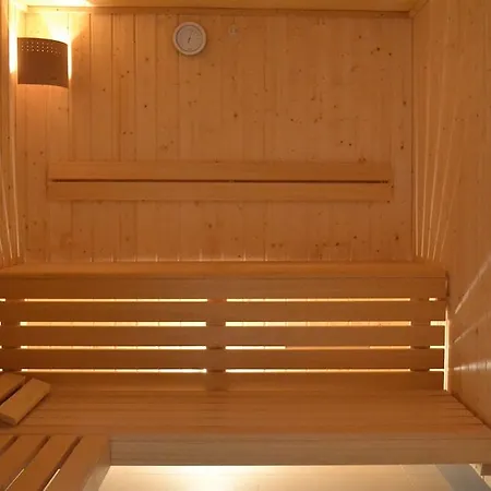 Готель Ibis Styles Center 3*
