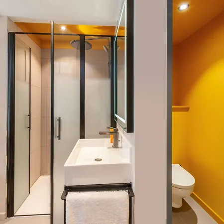 Ibis Styles Center Отель