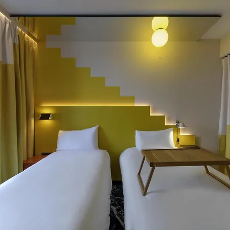 Ibis Styles Center מלון 3*