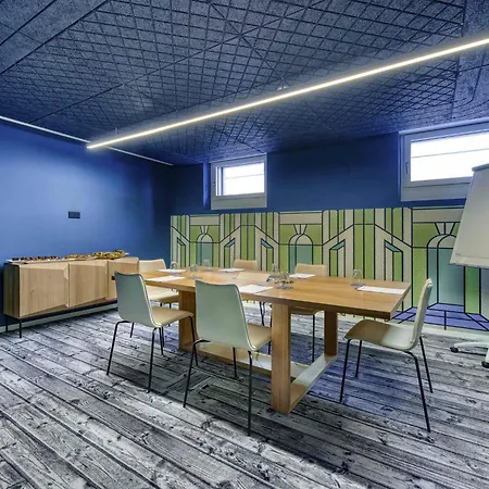 Ibis Styles Center