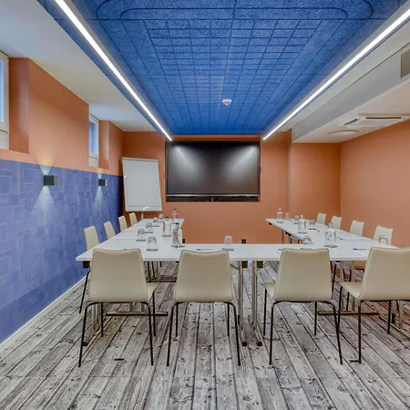 Hotel Ibis Styles Center 3*