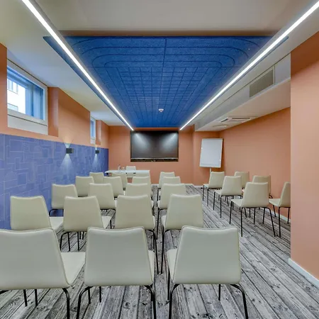 Отель Ibis Styles Center Цюрих