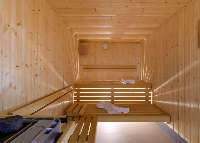 Ibis Styles Center Готель