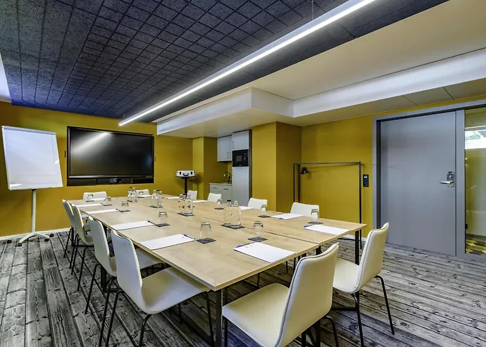 מלון Ibis Styles Center 3*
