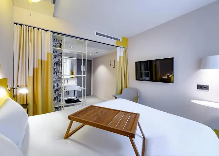 Ibis Styles Center 3*